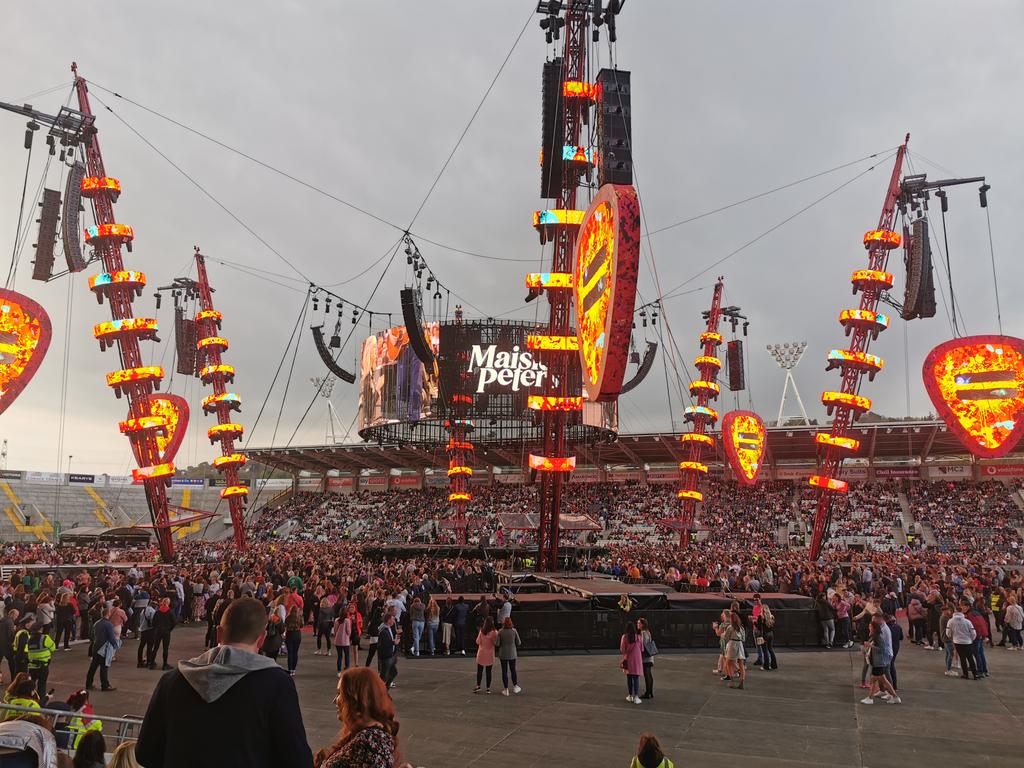 No1CorkHotel's tweet photo. We hope all the visitors to #cork are enjoying the #EdSheeran concert this evening 🎸
Looking forward to lots more live gigs and festivals this summer...
#PureCork #EdSheeran #WhereIsEd #LiveMusic https://t.co/t8LPqC4URf