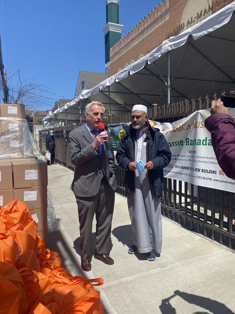DavidWeprin's tweet photo. I was honored to host a PPE & Food Distribution event today at #jamaicamuslimcenter in collaboration with @indiahomeusa @icna #campaignagainsthunger. https://t.co/5zvTphJbGx