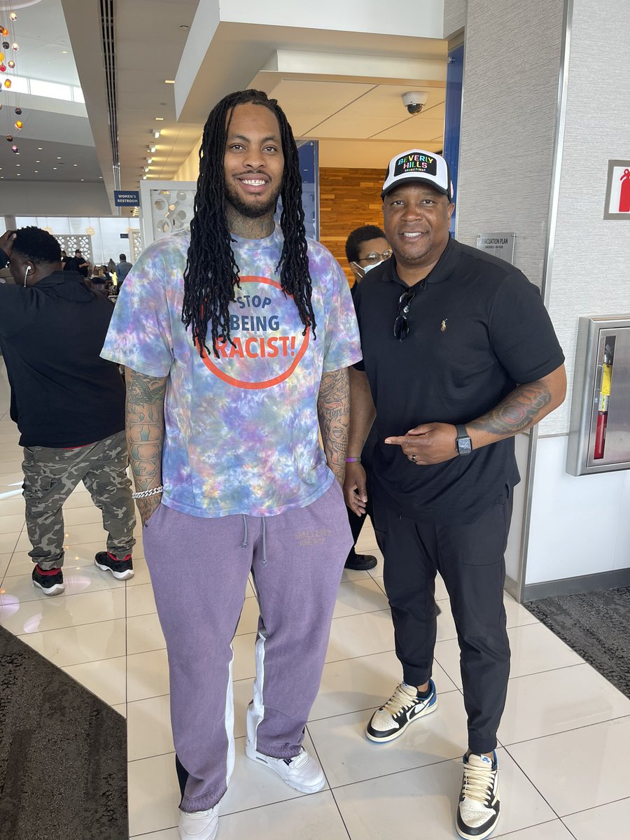 Great meeting @WakaFlocka and thank you for spitting great knowledge! Never miss an opportunity to uplift one another! #AOAi #WeAreBuiltDifferent @GatorsFB #UFuture #UForever