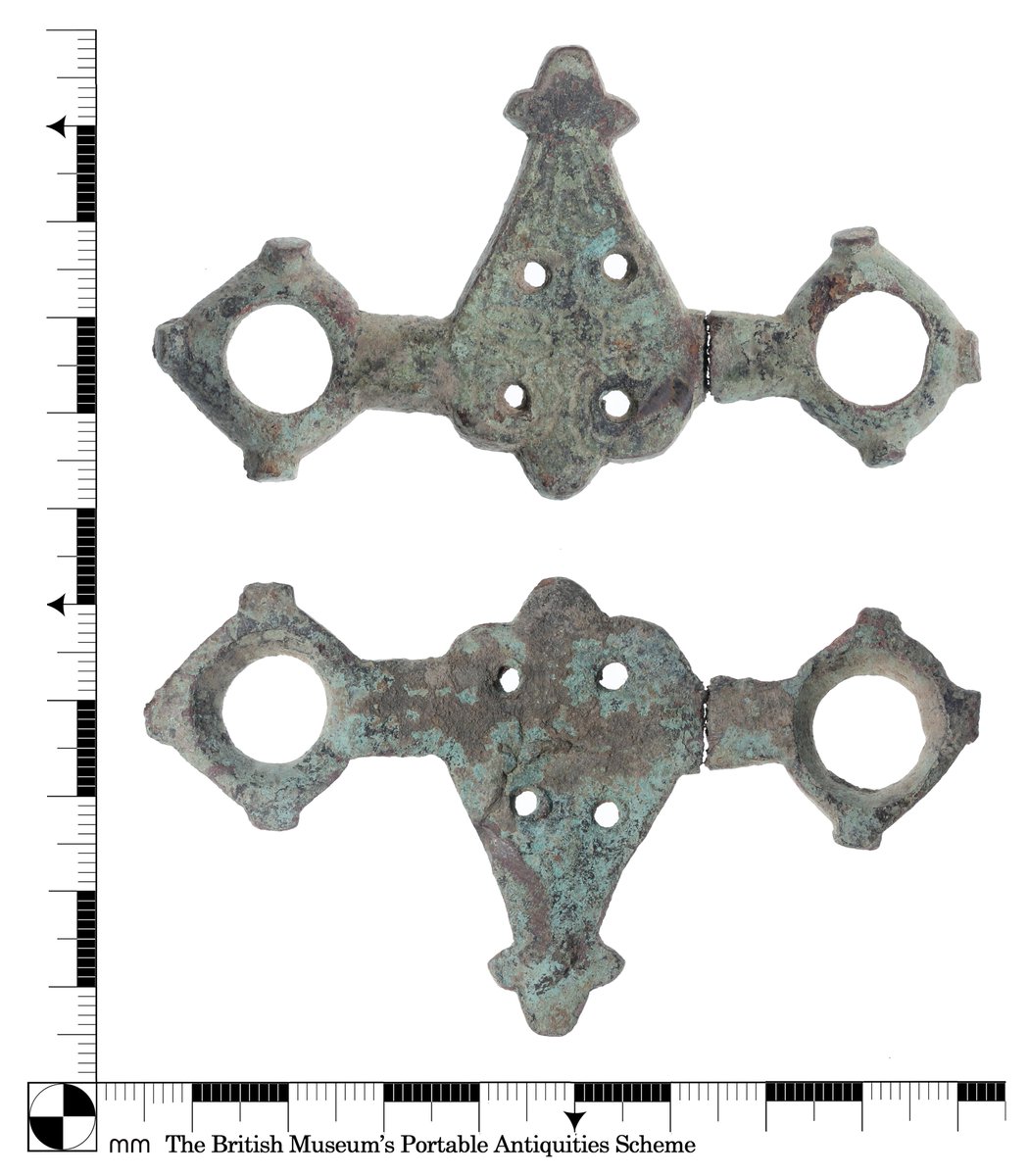 Kent_Finds's tweet photo. The hybrid metalwork style known as #AngloScandinavian brings us #FindsFriday.
This harness link would have helped hold the straps together. Often they broke in use and while broken both pieces of this one were recovered!
https://t.co/2O0MehEmhb
#RecordYouFinds
#MetalDecting https://t.co/BHWBikPaoB