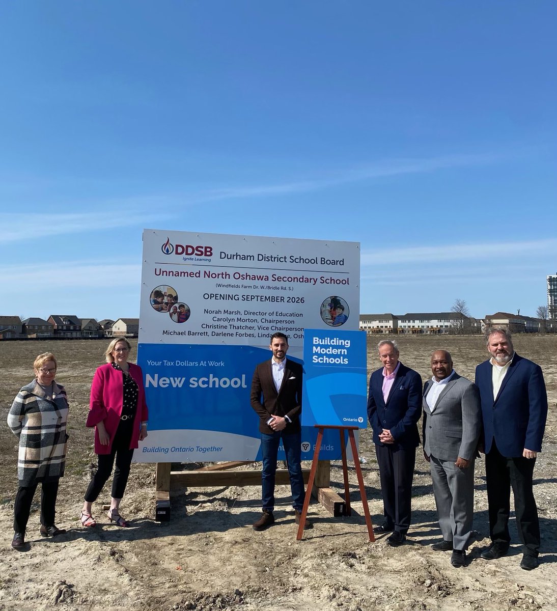 Sflecce's tweet photo. We're investing $46.4M to build the NEW North Oshawa Public Secondary School. ๐ซ
Joined @lornecoe to announce this modern school, which will include the creation of 1,387 secondary student spaces. This school will help the hard-working families in #Oshawa.
#BuildingSchools https://t.co/XOTPYu5nQN