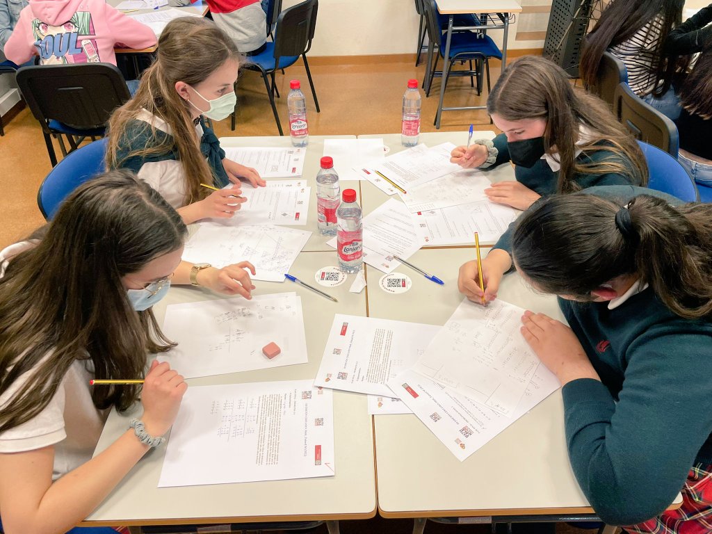 MonteagudoNelva's tweet photo. Dos equipos de @MonteagudoNelva, entre los 1️⃣4️⃣ finalistas que han participado esta tarde en la fase final de #MathTalentUM 2022 ➡️ el concurso organizado por la @UMU para acercar a los estudiantes a las #matematicas de forma lúdica
🔗 Más info https://t.co/rwg9l0lCW0
#STEAM https://t.co/lJkH80pbUS