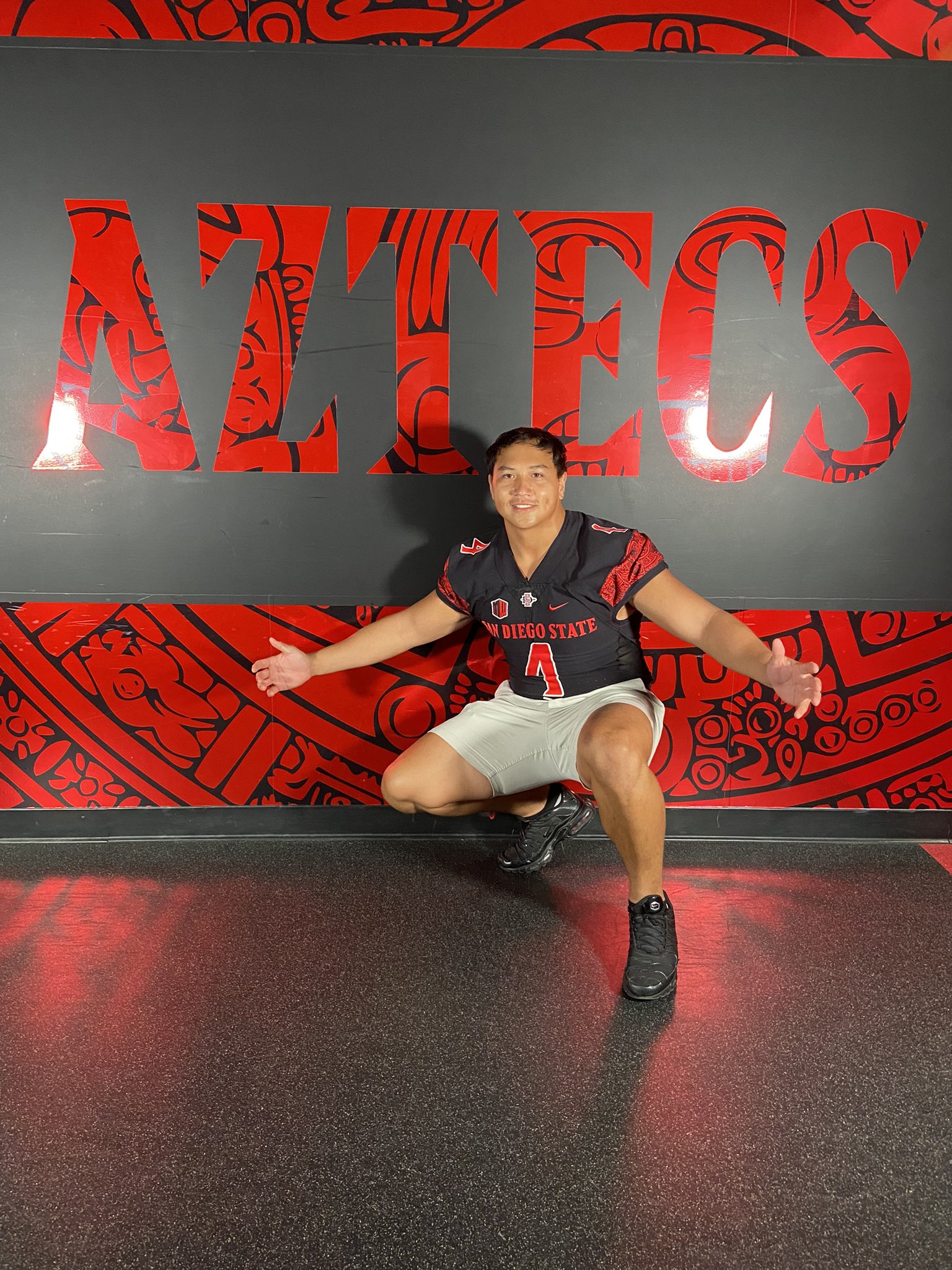 Hiram deFries 6’.05 227 4for3 Saddleback CC on Twitter: "Thank you