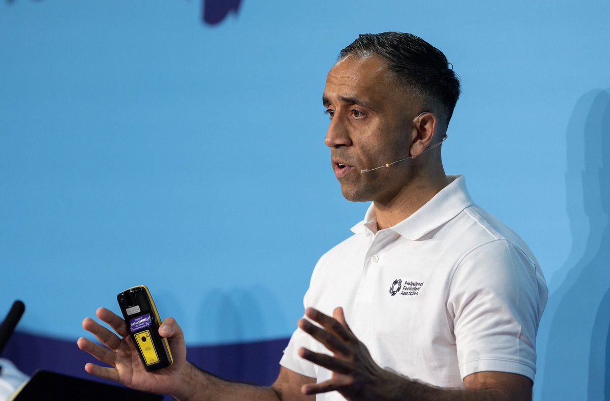 RizRrehman's tweet photo. On stage this week at the Premier League Talent ID Summit presenting on the positive impact the @PFA’s AIMS programme has had over the last 5 years on players, parents and clubs #mentoring #players #network #focusonthepositive #elitepathway https://t.co/kBDLK3OnDe