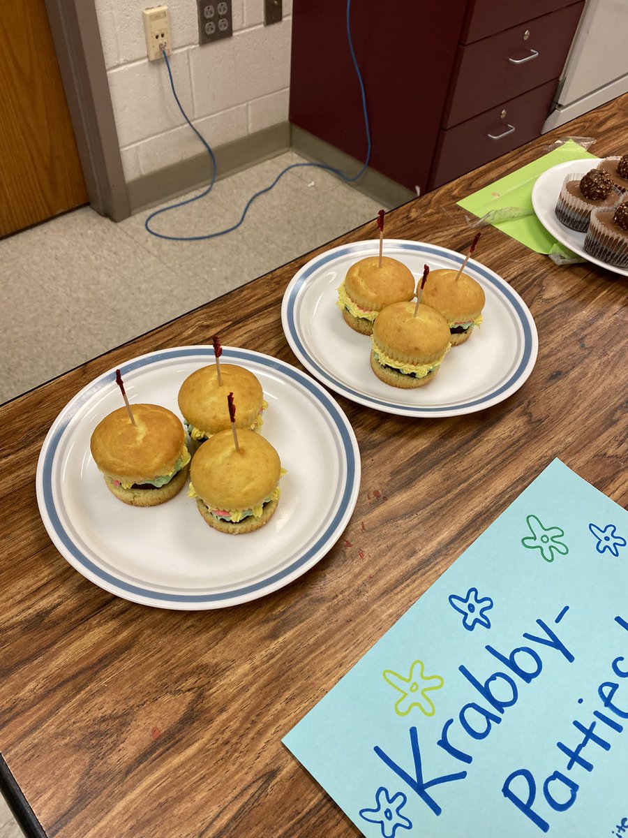 msaulestia's tweet photo. It’s the cupcake cook off! FACS Ss demonstrate their incredible, creative baking skills. Thank you to Ms. DeSimone for inviting everyone to taste test these beautiful cupcakes. #ourKMS https://t.co/E8prjBOLBL