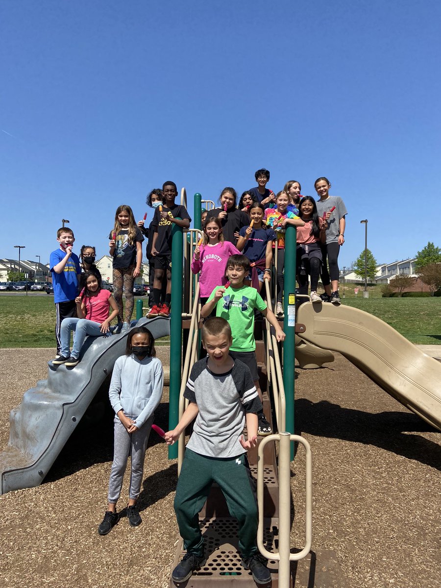 olesbp's tweet photo. Work hard all week and earn some popsicles and sunshine https://t.co/CNbDF43dwV