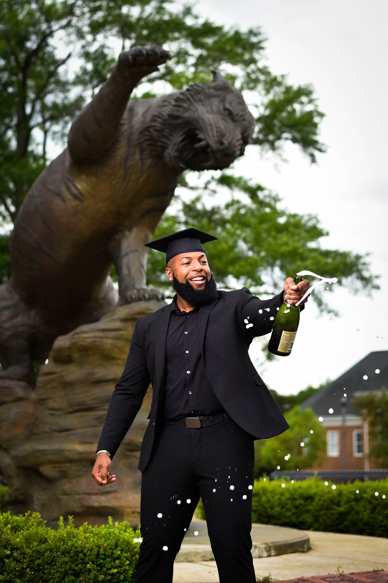 j__cinco's tweet photo. “If you have faith as a small as a mustard seed, you can say to this mountain, move from here to there and it will move. Nothing will be impossible for you." 

Matthew 17:20 #
#GramFam #Classof2022 https://t.co/UpQbVd5sNd