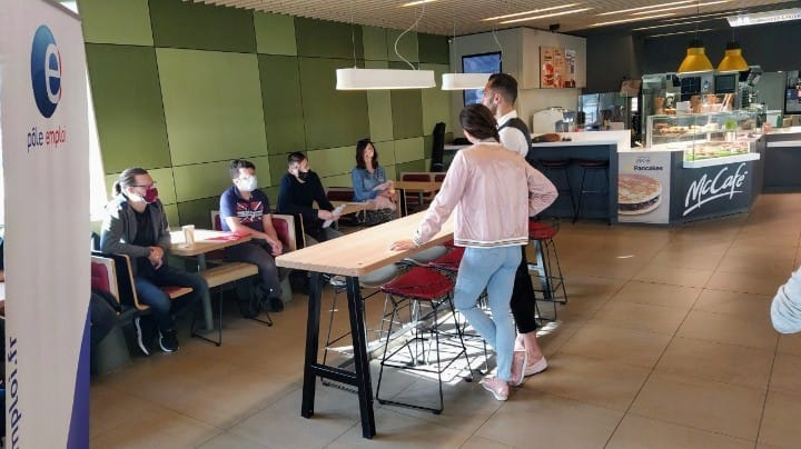 DroulinL's tweet photo. #TousMobilisés 🔍 aujourd'hui a eu lieu le recrutement d'équipiers polyvalents au sein du #Macdonald @gignac ▶️🔟 candidats présentés➡️4️⃣ ont déjà signé un CDI🏁.Merci au service RH pour leur confiance. Bravo à l'équipe #HCR de @pole_emploi #Clermontlherault👍 https://t.co/wRPJ1tWsc4