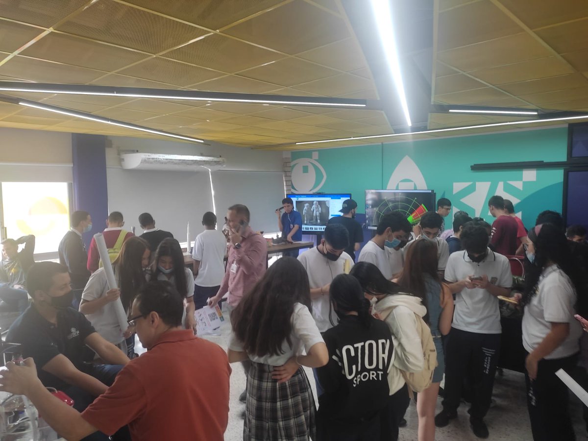 AlejandroAriasG's tweet image. Así se vivió #ArduinoWeek en el CVS de San Cristóbal