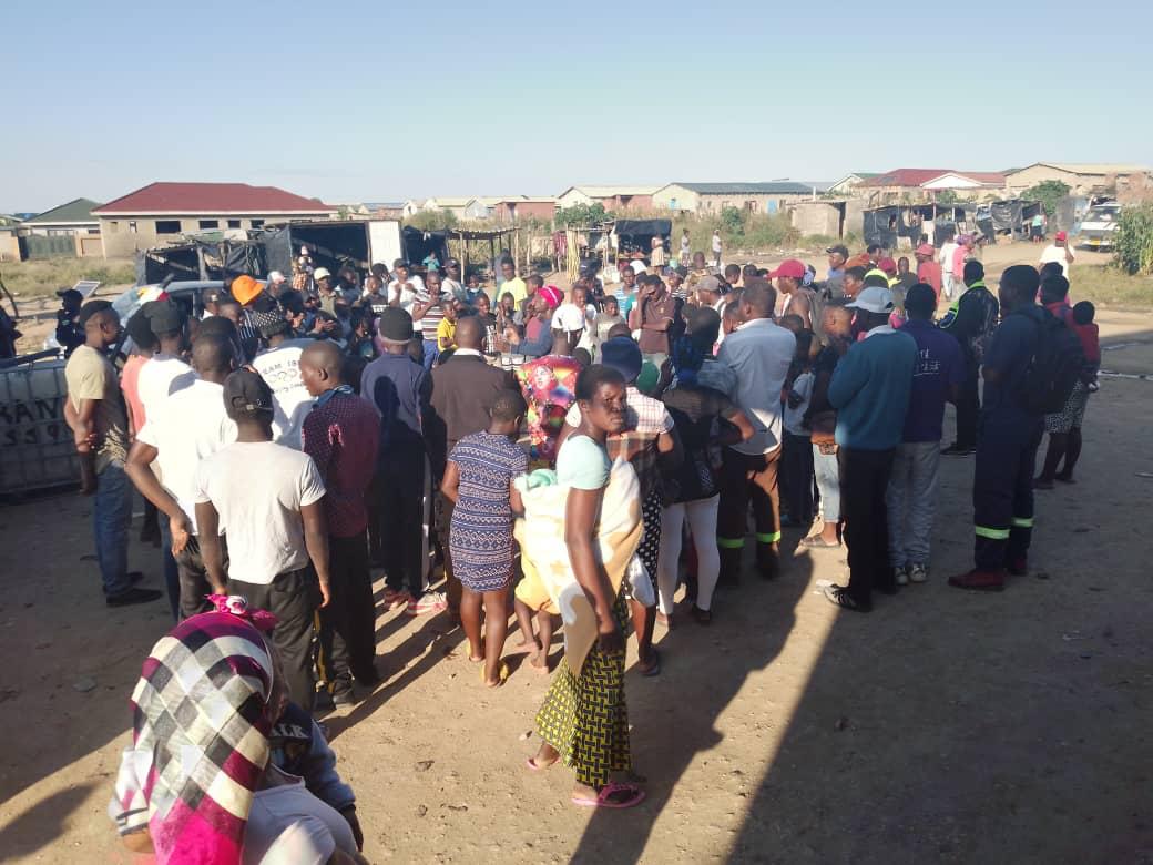 ZimbabweBoxing's tweet photo. Taking Boxing to the people with D1 Academy @ Jazzirre Shopping center in Victoria Range suburb - Masvingo
#creatingworldchampions
#zimbabweboxing
https://t.co/GQSxr1nqqW https://t.co/MMh9f22stO
