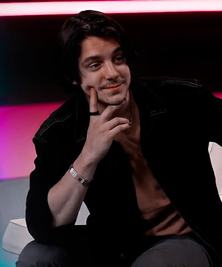 DailyEef's tweet photo. Ethan looking majestic as alway! 😊💗
•
•
•
•
#YouTuber #TourEef #streamer #SoftBoi #softboi #KOllOK #ihtdtt #IHTDTT #EthanNestor #ethannestor #ethanlove #EthanLove #dailyeef #DailyEef #crankgameplays #Crankgameplays https://t.co/TMAHTIVXdv