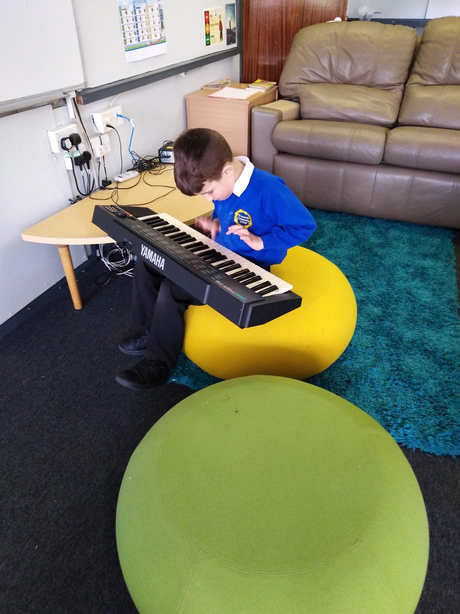 StarNurture's tweet photo. Music helps us to express ourselves.  We persevere as we learn new skills. #nurture @EdisonCentres @PlymouthCAST https://t.co/zOeys7wnbB