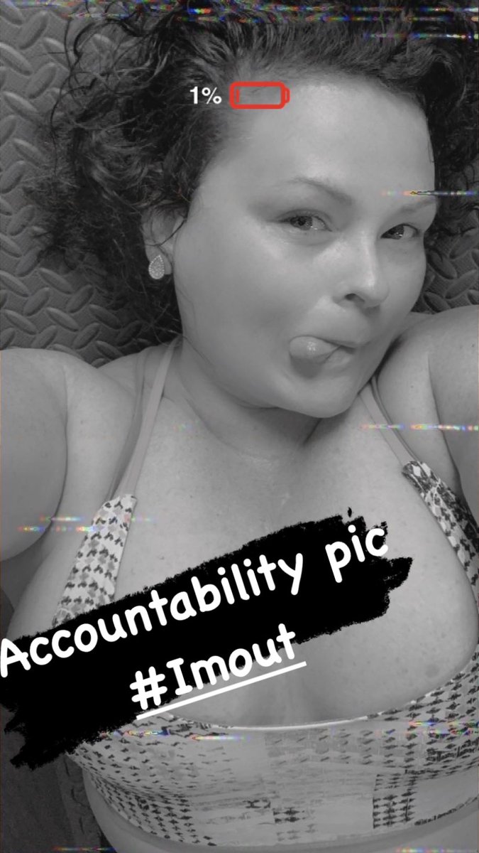 HeartRN09's tweet photo. Happy Friday! #Strongisbeautiful #Plussize #Keepgoing #Hammernchisel https://t.co/9nPBpl6j6H