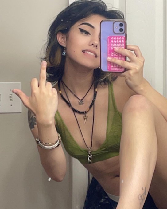 it&rsquo;s taking my all to not chop off my hair again&hellip; https://t.co/QkqXtlySkp
