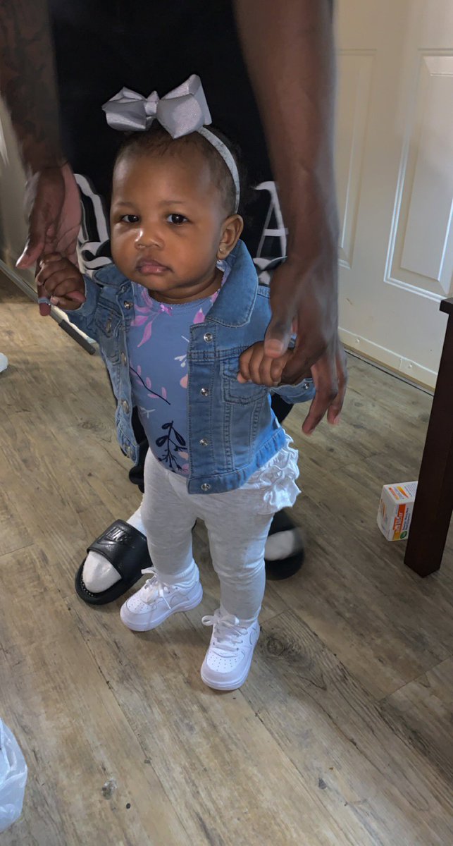 _RetroBudd's tweet photo. When it’s Friday but Daddy still make you go to school 🤣🤣 #Raelyn https://t.co/rnJH4ptsTC