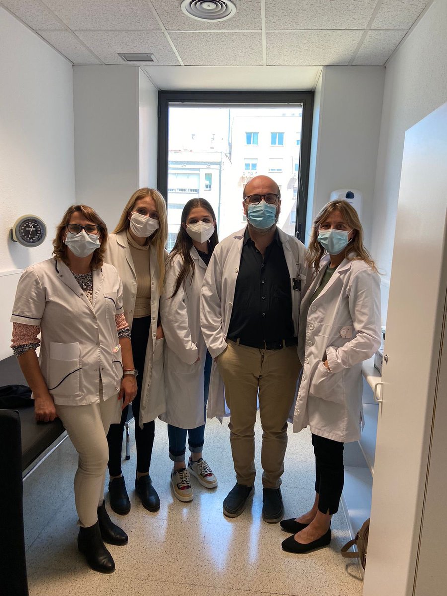 Neumólogas y reumatólogas, estudiando por un mismo fin, aprender cada día un poquito más de este apasionante mundo de las #EPID con el apoyo de los mejores. #interstitial #lung #neumo  <a href="/hospitalclinic/">Hospital Clínic</a> <a href="/jacobosellares/">Jacobo Sellares</a>  <a href="/CerveraRicard/">Ricard Cervera</a> <a href="/LujanRolan/">Luján rolan</a>