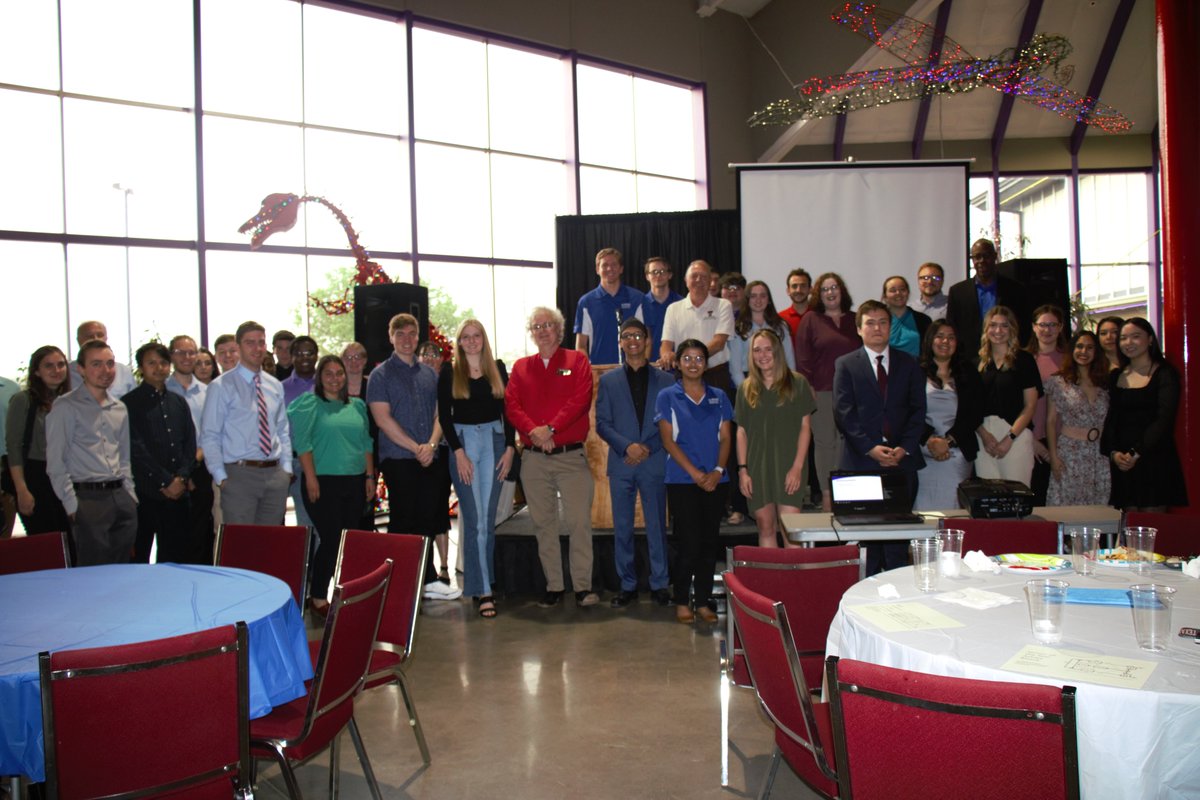 We were so happy to be able to put on Texas Tech Electrical and Computer Engineering's 2022 Spring Banquet last weekend! We celebrated the students, faculty, and staff. Thank you to everyone who came out, and we can't wait to see you next time!

#TTU #ECE #SpringBanquet