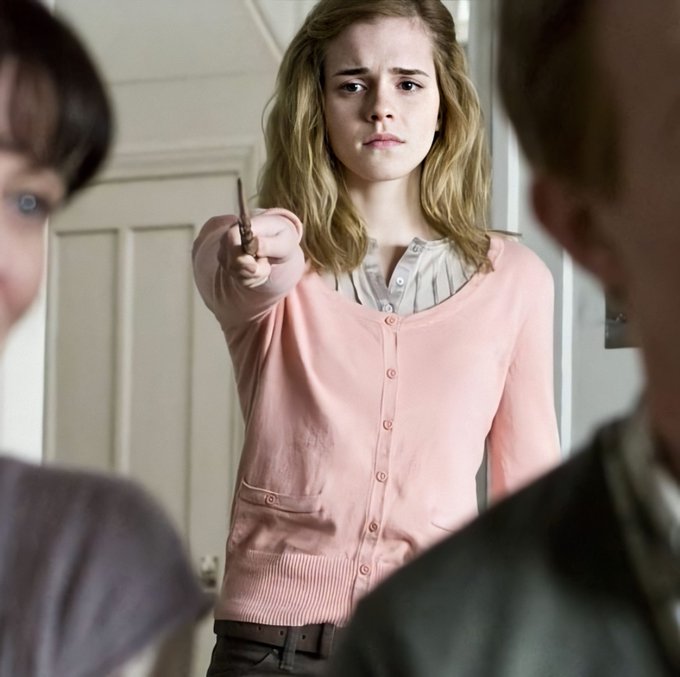 Hogwartssite's tweet image. Si alguna vez alguien tiene duda de por qué Hermione fue Gryffindor y no Ravenclaw, mostradle esta imagen.