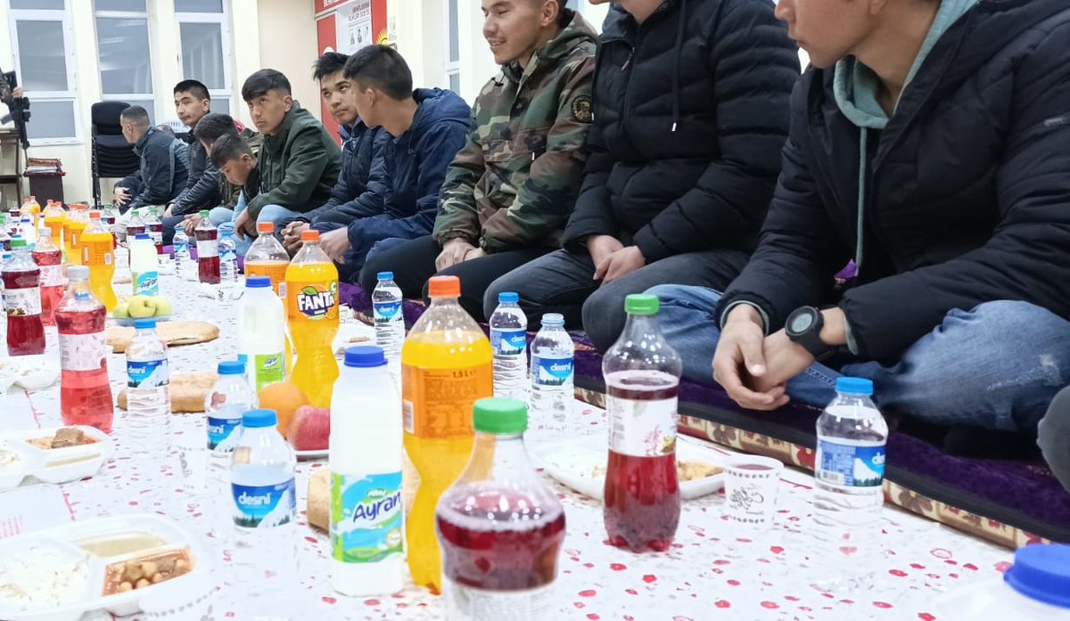 Genç Keneş Eğitim ve Kültür Derneği'nin organize ettiği "Ulupamirli Gençler İftar Yemeğinde Buluşuyor" iftar programı icra edildi.

Katılımlarından ve katkılarından dolayı ilçemiz kaymakamı Sn. Nuri Mehmetbeyoğlu ve etkinliğimize katılan tüm genç kardeşlerimize teşekkür ederiz.