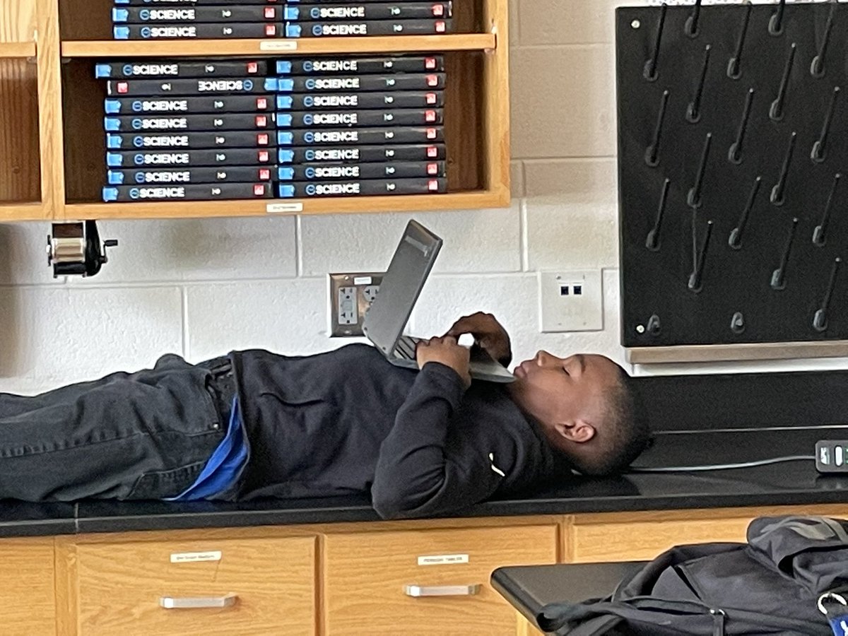 redchamp53's tweet photo. When you make a deal with the kids that they can work anywhere in the room as long as they are working…. https://t.co/42xBrB4d40
