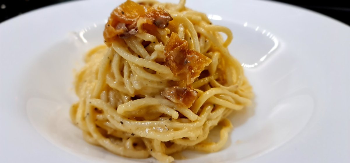 GloriouslyGood's tweet photo. Spaghetti alla carbonara, con spaghetti freschi 

Spaghetti carbonara made with fresh Spaghetti 

Recipe: 
https://t.co/nSUQEm04bq

#spaghetti #carbonara #spaghetticarbonara #spaghettiallacarbonara https://t.co/dpICF2sYTD