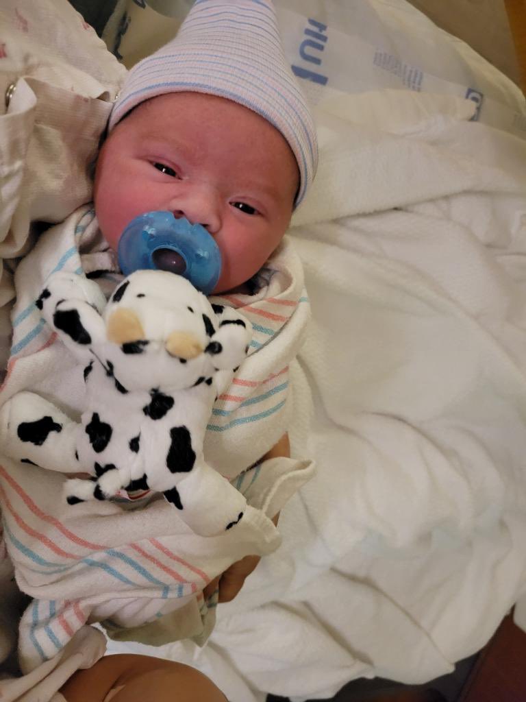 thetammywillis's tweet photo. Biggest announcement of the year: we had a surprise grandking make his appearance today!! Besides the initial shock, mom & baby are healthy & happy💙 Welcome to the world Carter Lane! #KingCarter https://t.co/jXVRKushxN