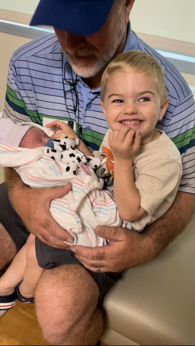 thetammywillis's tweet photo. Biggest announcement of the year: we had a surprise grandking make his appearance today!! Besides the initial shock, mom & baby are healthy & happy💙 Welcome to the world Carter Lane! #KingCarter https://t.co/jXVRKushxN