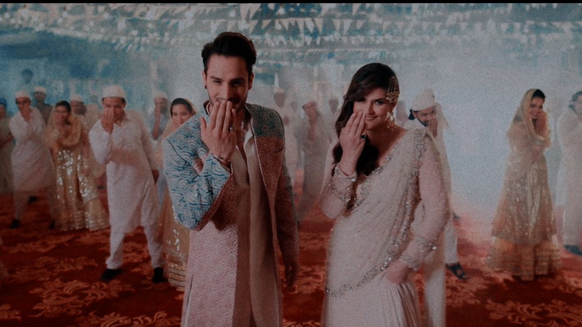 orchitweets's tweet photo. Just like the moon and the stars #UmReen decided to stick to eachother for the eternity.
Eid 2022 got them love of their lives โก
With end of the auspicious month of ramdan the tale of love ends too.
Akhir kar Umar aur Zareen ki eid hogyi #EidHoJayegi #ZareenKhan #UmarRiaz https://t.co/x3ch8Pydin