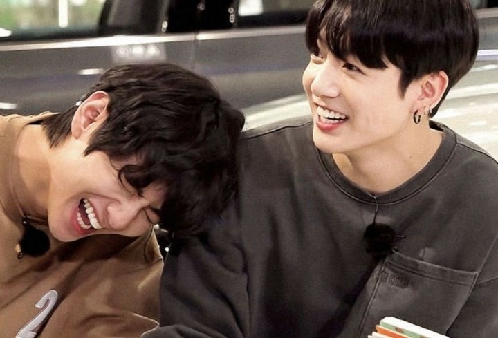 Jkkietae_'s tweet photo. Videos Taekook para alegrar tu día...
 ~Un hilo no apto para taekukas          sensibles
@ a tu taekuka favorita 🐻🐰
@Taejkgomsx_ https://t.co/2gIN9MEOrf