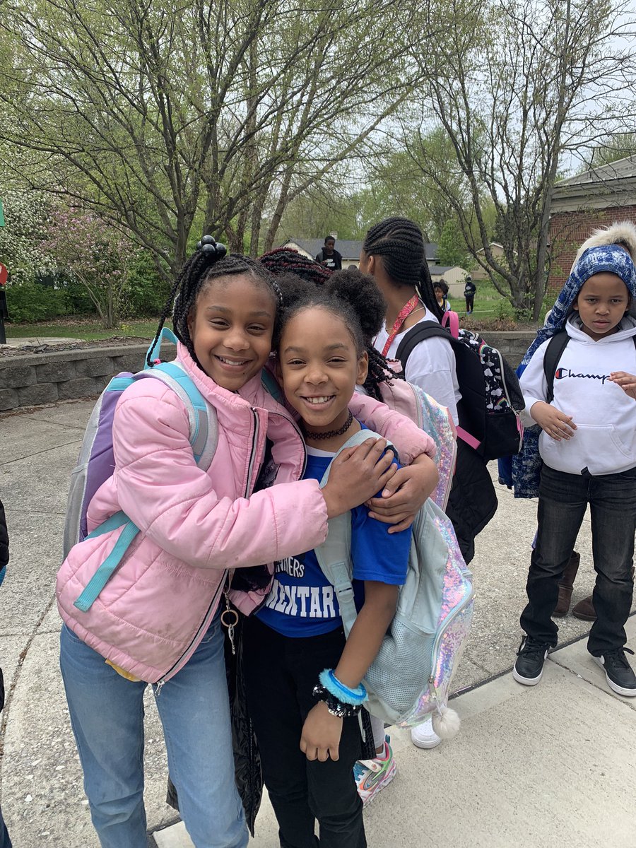 NWE School Spirit Friday! I love our school <a href="/NorthWayneElem/">Karen Boatright</a> <a href="/MrsWey10/">Lindsay Wey</a> <a href="/ShakimaMoore2/">Dr. Shakima Moore</a> #NWESPIRIT #NWEPTO #wearewayne