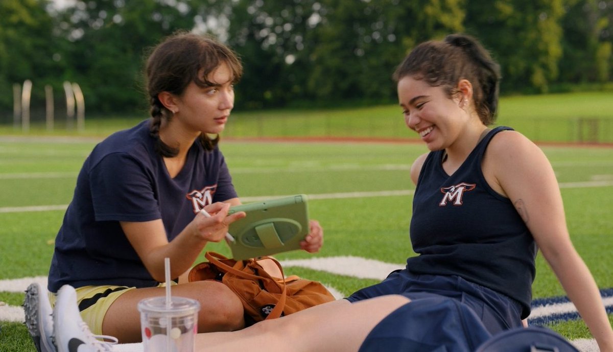 alvvxia's tweet photo. esse filme era tudo o que eu queria 😭😭 aj e paige alugaram um triplex na minha cabeça https://t.co/e9W8stZZmG