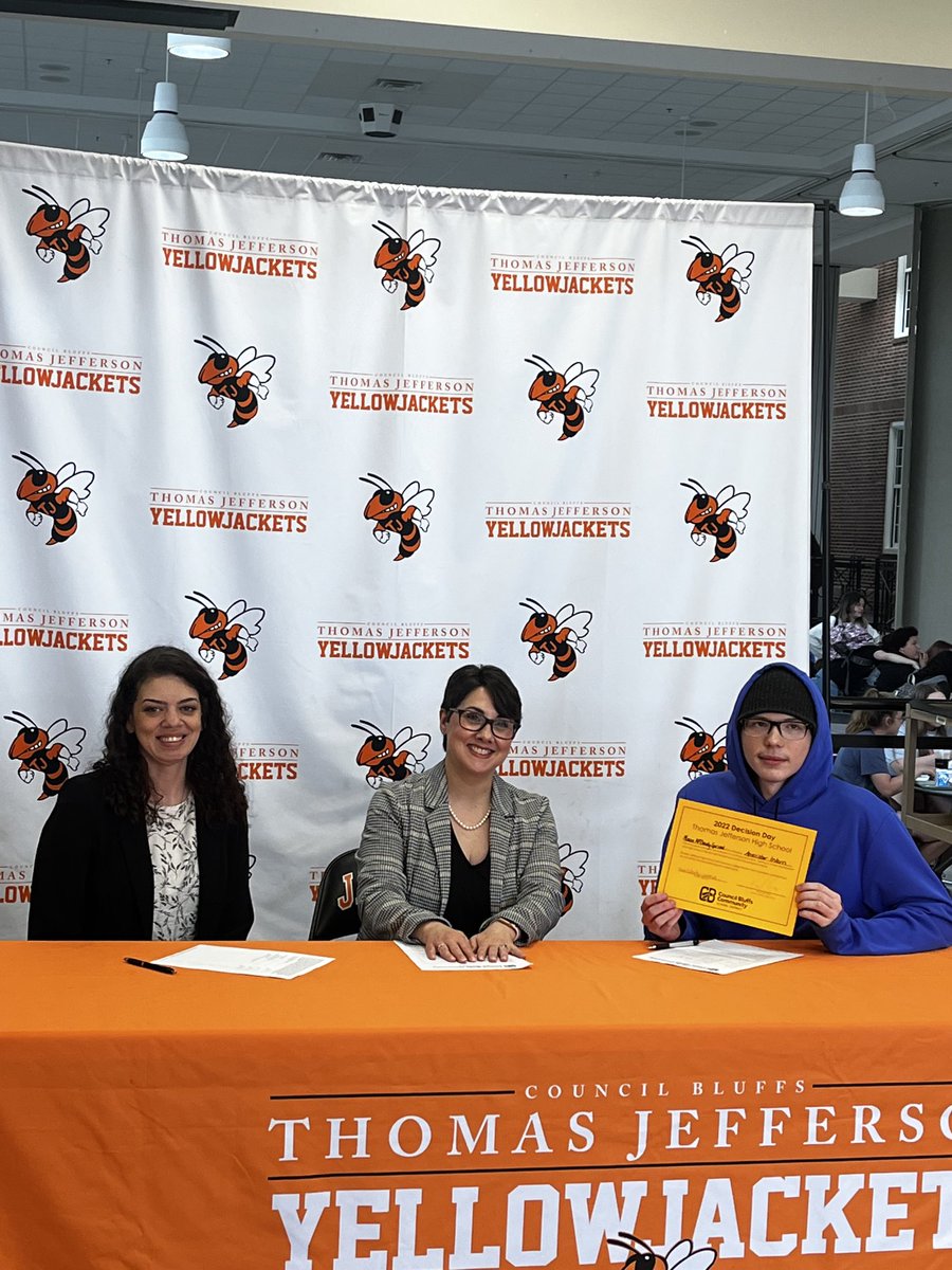 cbWrkBasedLearn's tweet image. Congratulations Mason And Trinity on your decision to pursue an IT internship with ⁦@AmeristarCB⁩ and apprenticeship ⁦@loziercorp⁩ respectfully #WorkBasedLearning #AchieveMore ⁦@TJHighSchool_CB⁩ ⁦@CBCommSchools⁩ ⁦⁦@TJTradeWorks⁩