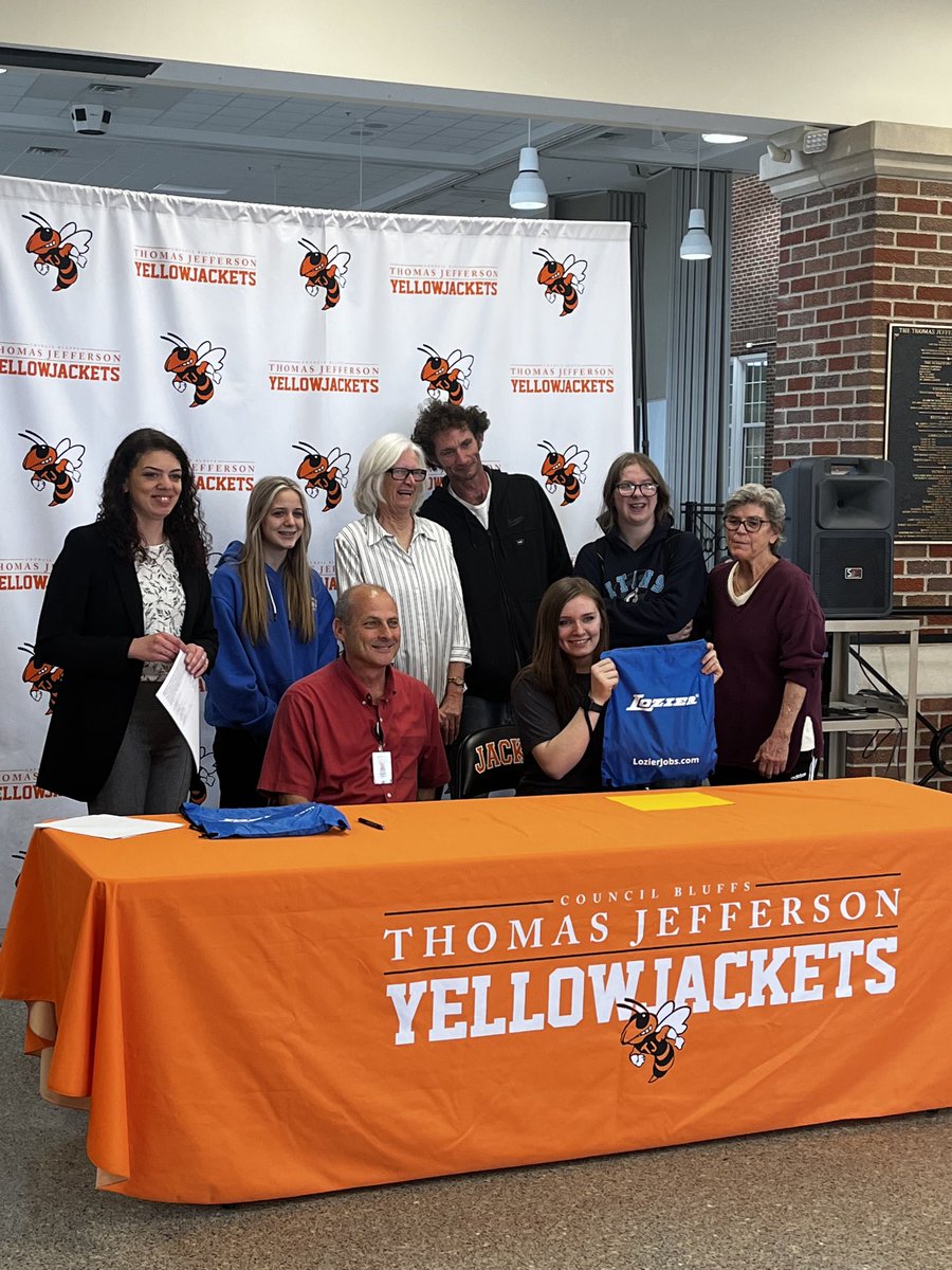 cbWrkBasedLearn's tweet image. Congratulations Mason And Trinity on your decision to pursue an IT internship with ⁦@AmeristarCB⁩ and apprenticeship ⁦@loziercorp⁩ respectfully #WorkBasedLearning #AchieveMore ⁦@TJHighSchool_CB⁩ ⁦@CBCommSchools⁩ ⁦⁦@TJTradeWorks⁩