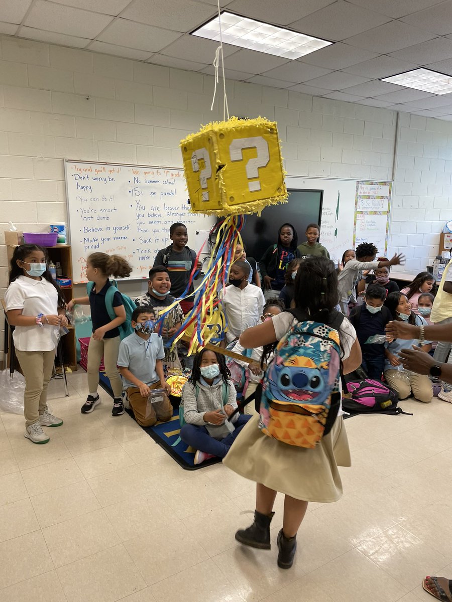 DLI3rd's tweet image. We BEAT THE TEST piñatas!!! Vamos a superar la prueba de Georgia Milestones con ánimo!!!
