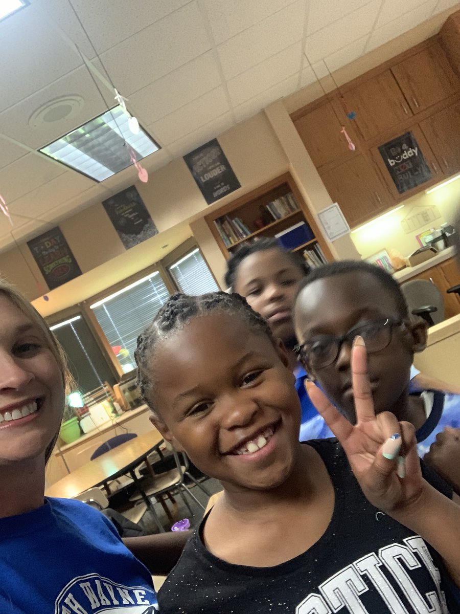 NWE SPIRIT DAY was amazing 💙<a href="/NorthWayneElem/">Karen Boatright</a> <a href="/MrsWey10/">Lindsay Wey</a> <a href="/ShakimaMoore2/">Dr. Shakima Moore</a> #NWESPIRIT #NWEPTO #wearewayne