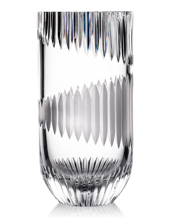 AllenCraigDJ's tweet photo. Check out this cool vase! The combination of smooth, rough, and tinted glass looks so stylish... #Rogaska #glassware #aesthetics #modernart https://t.co/fIE4Q8IFCA