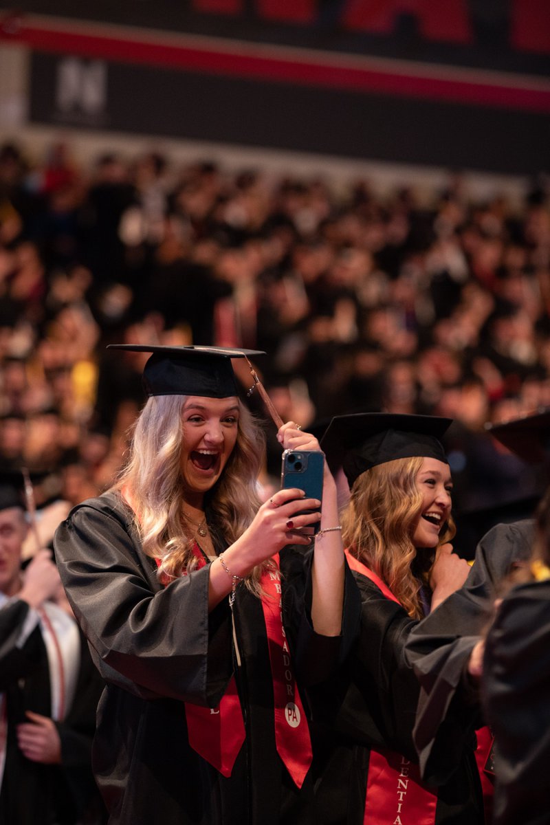 SUUtbirds's tweet photo. You 👏 did 👏  it 👏! Congrats, #Classof2022! 

And thank you to our commencement speaker @CondoleezzaRice for the guiding words shared today. 

#TBirdNation #SUUGrad https://t.co/JBXkCBSch0