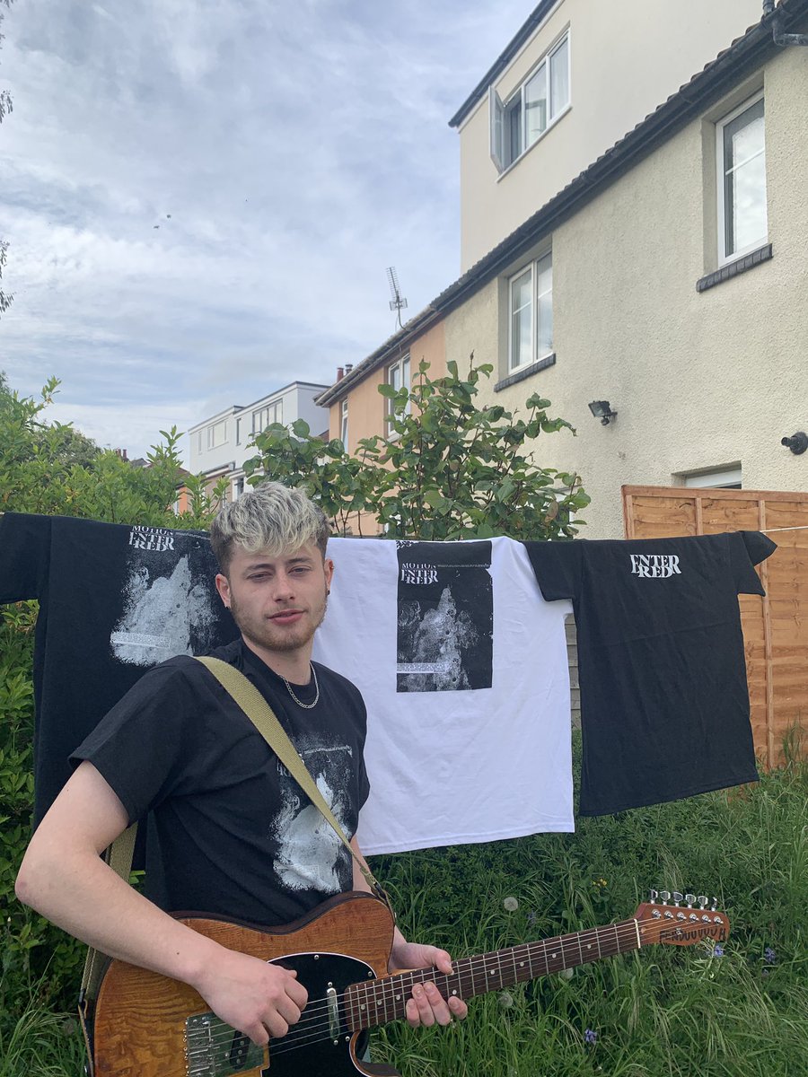 Enter Red tweet media