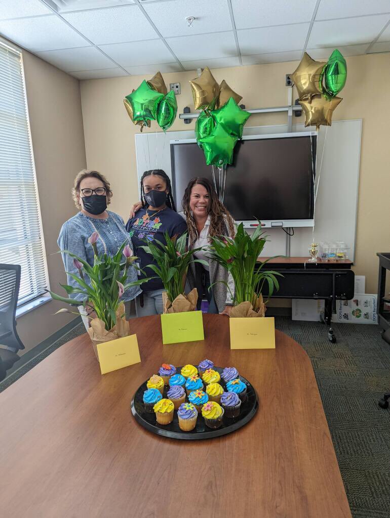Celebrated with our wonderful front office staff!  Thank you Ms Maldonado, Ms Francisco and Ms Rodriguez for all you do to keep our school running smoothly!!!@SWLC_OCPS  <a href="/OCPSnews/">ocpsnews</a>