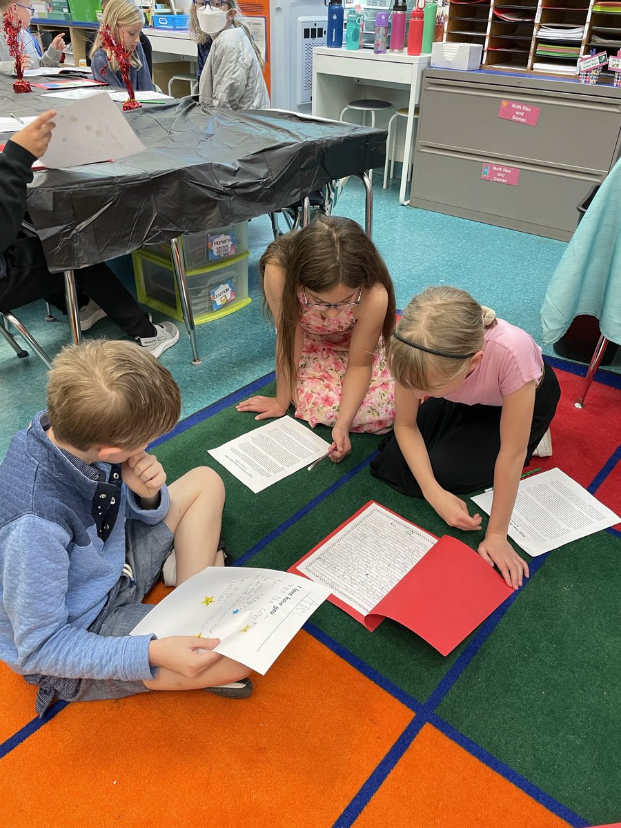 loribalzano's tweet photo. Mrs. Balzano’s class and Mrs. Baird’s class having a great time sharing their writing during our celebration! @DESAACPS @DES2ndGrade @5thDes https://t.co/w78YmsFm6L