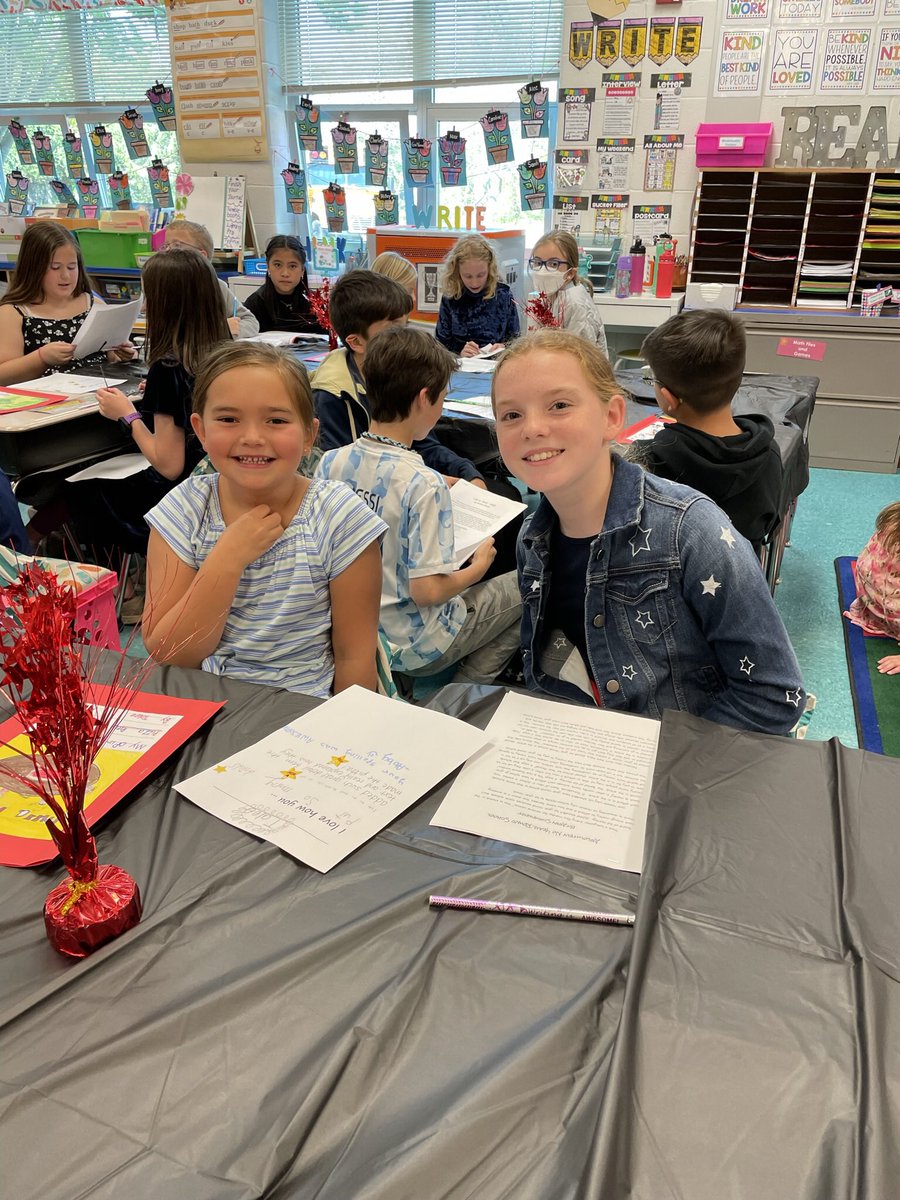 loribalzano's tweet photo. Mrs. Balzano’s class and Mrs. Baird’s class having a great time sharing their writing during our celebration! @DESAACPS @DES2ndGrade @5thDes https://t.co/w78YmsFm6L