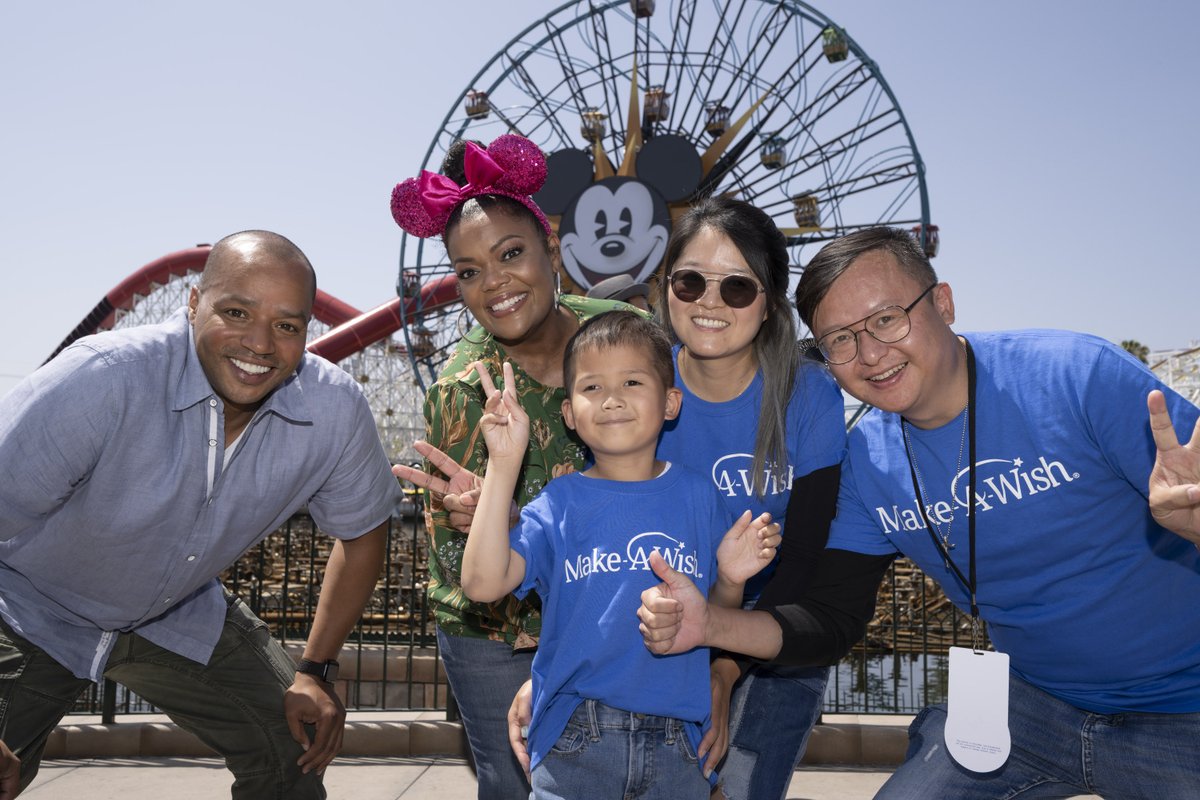 Disney Parks tweet media