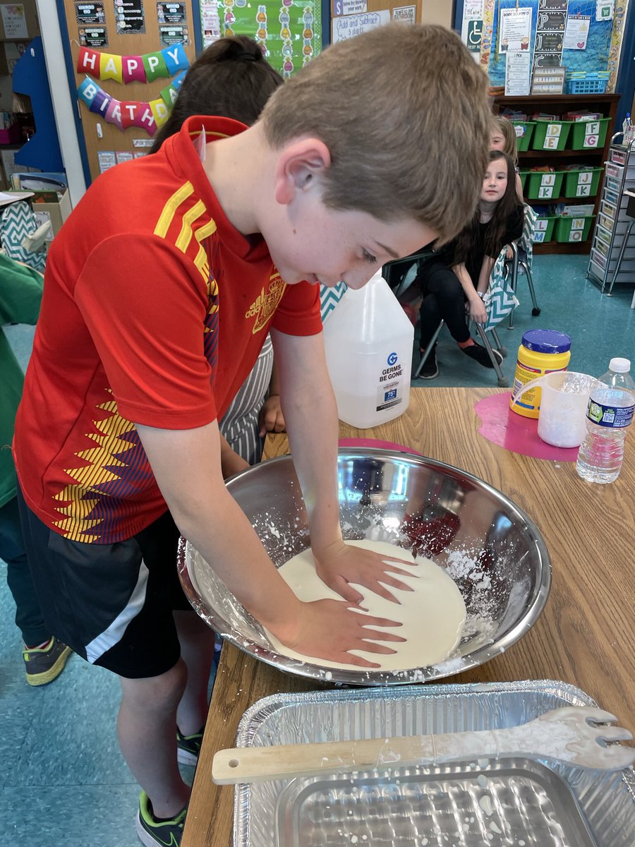 Is it a solid or liquid? We had a great time making oobleck in grade 2! <a href="/DESAACPS/">Davidsonville Elem.</a> <a href="/DES2ndGrade/">DES 2nd Grade</a>