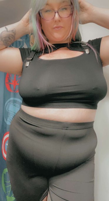 Newest outfits 💖 https://t.co/8S22hg1Caj<a href="/tag/newprofilepic"class="tags"><span>#newprofilepic</span></a>