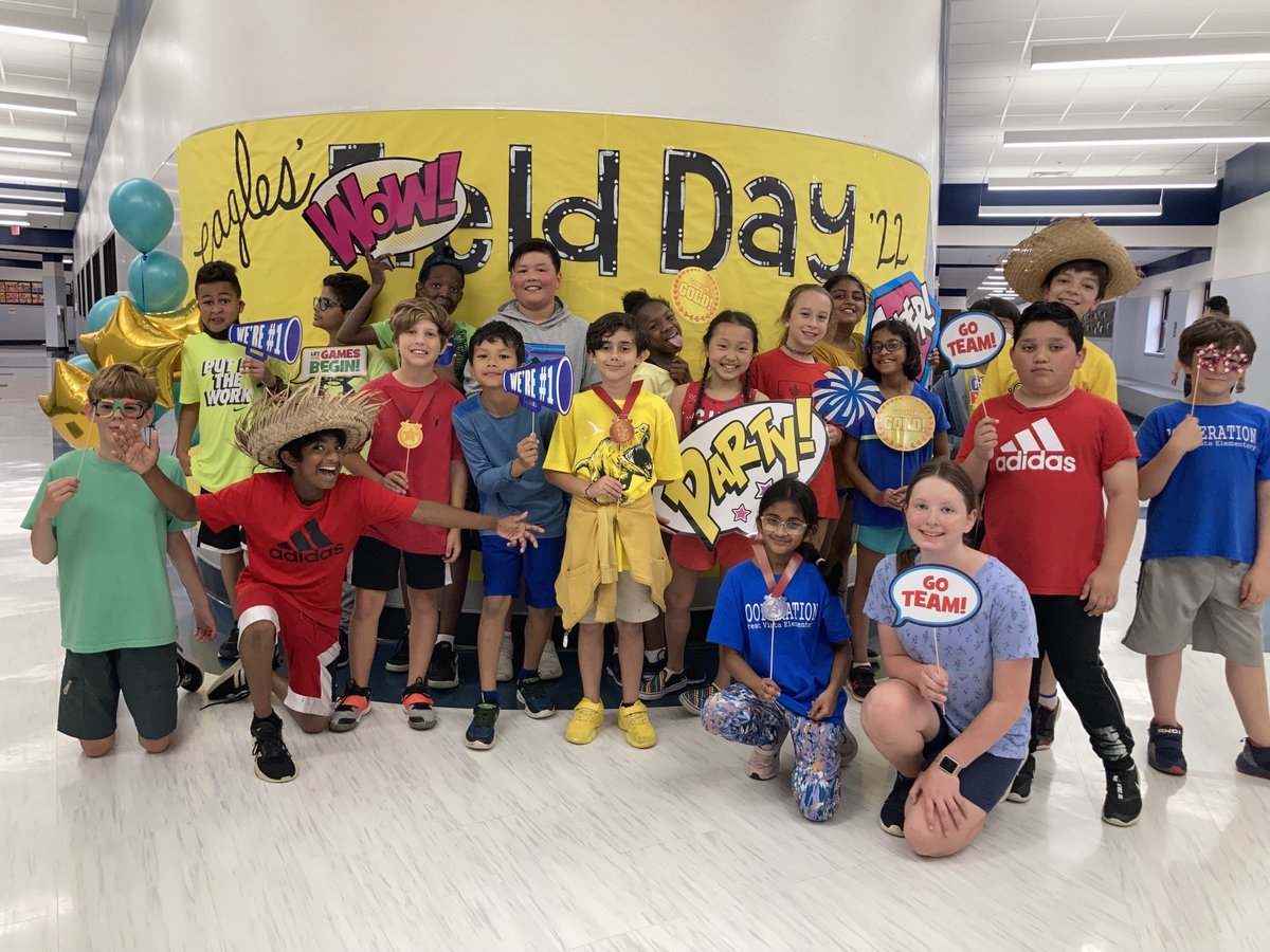 FVE_Hansen's tweet photo. Thanks for an amazing field day, Coach Gray. Lots of memories for our fourth graders today! @forestvistape @ForestVistaES #FVEagles https://t.co/oyO6GpbXvf