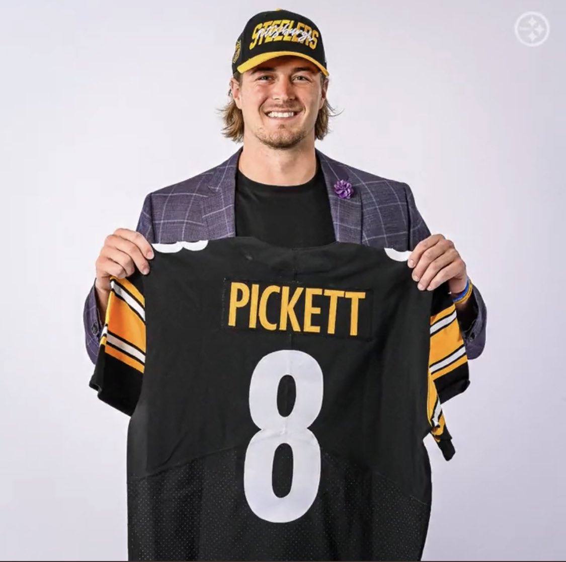 Ari Meirov on X: 'Kenny Pickett will get to keep his No. 8 jersey