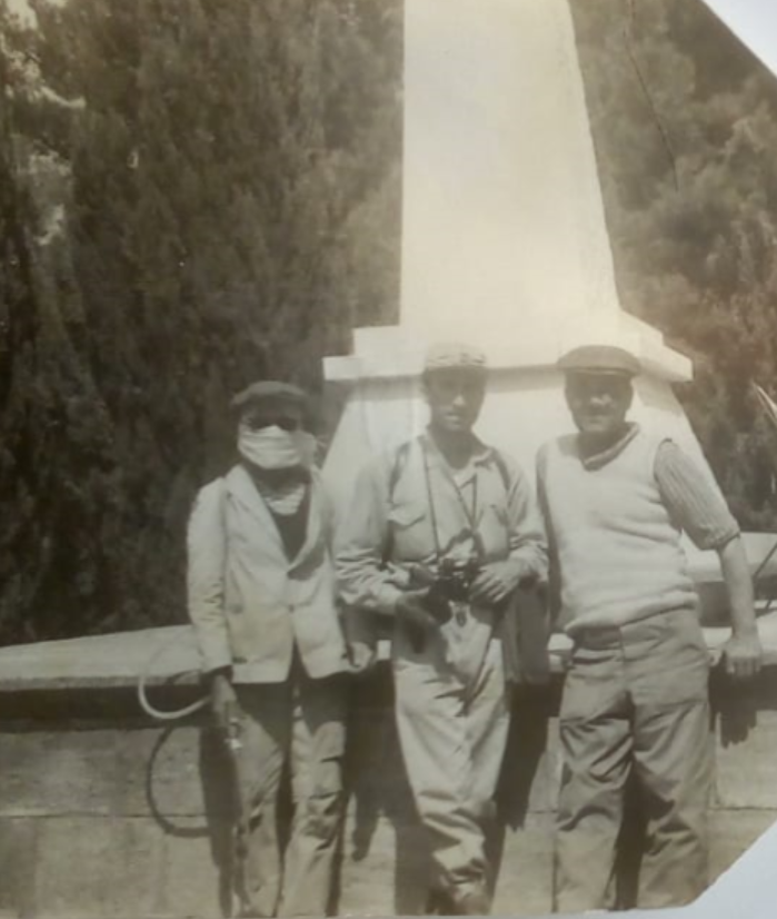 Çanakkale Muharebelerini çalışan yerli ve yabancı herkes Şahin Aldoğan ismini bilir. 70’li 80’li yıllarda Çanakkale Muharebelerine katılmış birçok gaziyle, komutan ve askerlerin çocukları ve sonrasında torunları ile de harp sahasını gezmiştir. Fazla mütevazi olduğu için asla