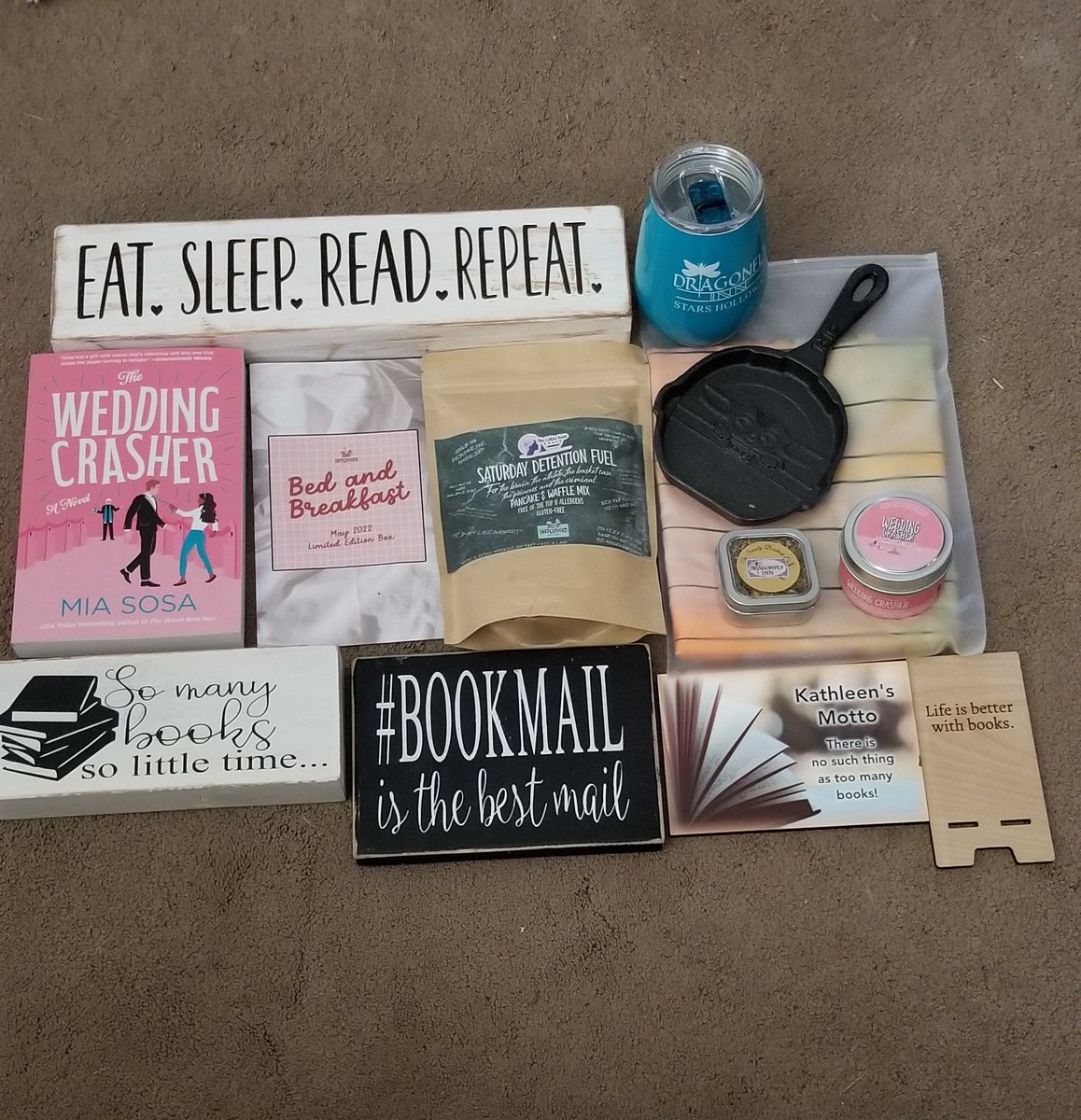 JerseyGirlBook's tweet image. Today's Book Mail: @unpluggedbooks Bed &amp;amp; Breakfast Limited Edition Box #UnpluggedBookBox #BedAndBreakfastBox #Romance