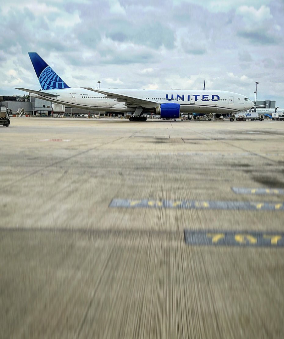 @united 777-200 Ship 77012 off on her way to @flySFO from @HeathrowAirport isn’t she pretty! Loving the Evo Blue livery on the 777’s proud to be part of the @united family! #weareunited #teamlondon #flythefreindlyskies