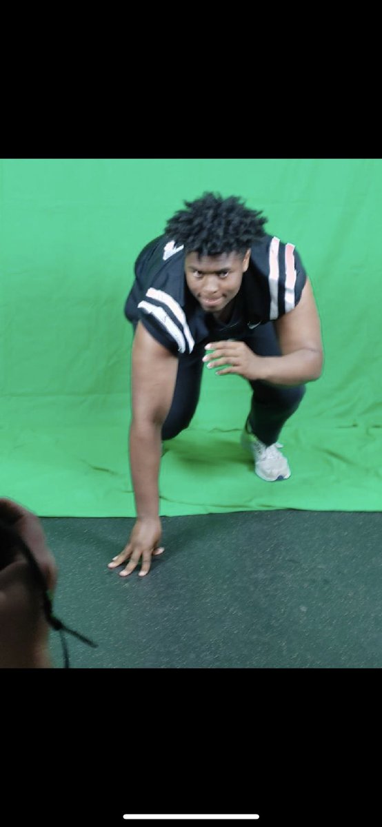 After a fantastic visit and talk with the coaching staff I’m blessed to receive my first offer from Waldorf University!! <a href="/CoachSHenry16/">Shawn Henry</a> @CoachSchreierWU